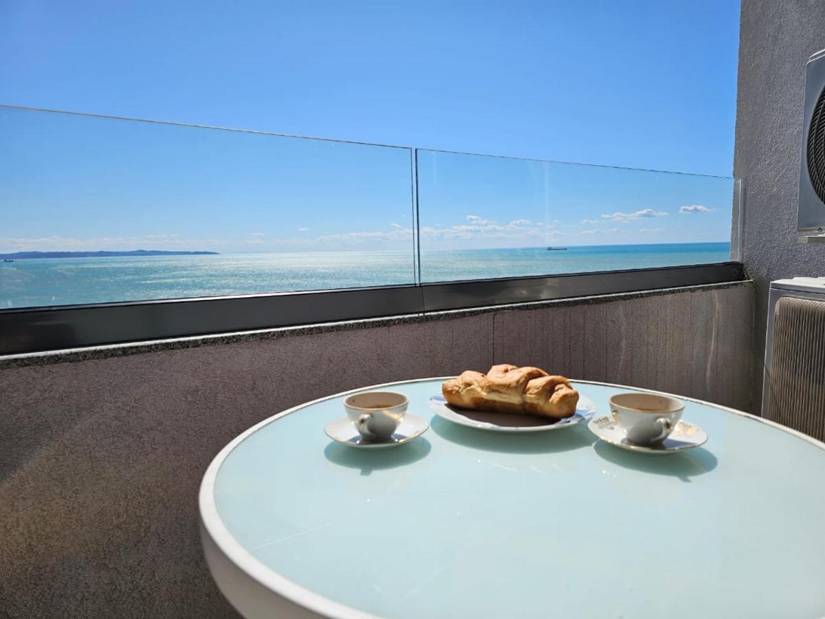 Sky & Sea View Luxury Apartments Durrës Exterior foto